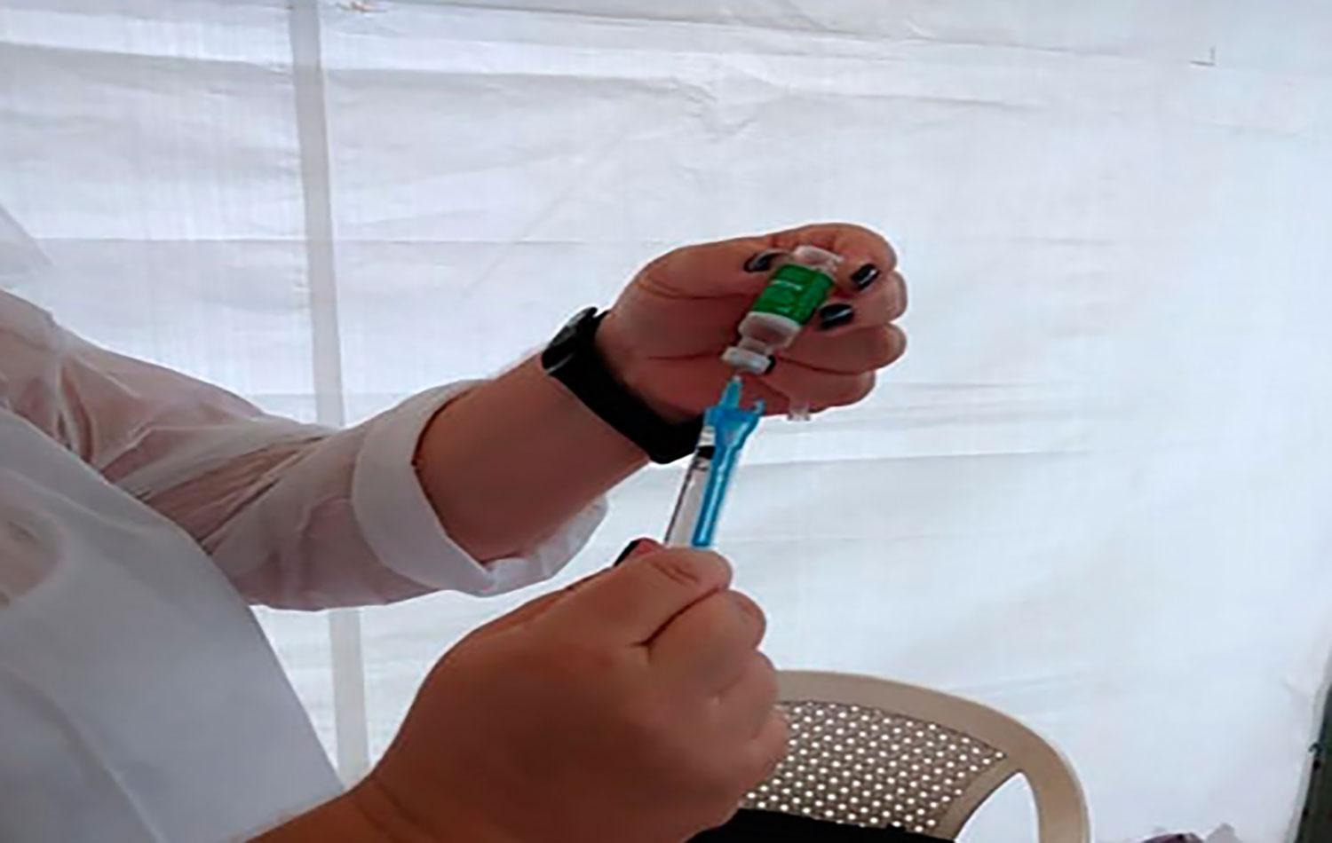 Vacinação contra a Covid-19 avança em São Lourenço por idade e trabalhadores da indústria